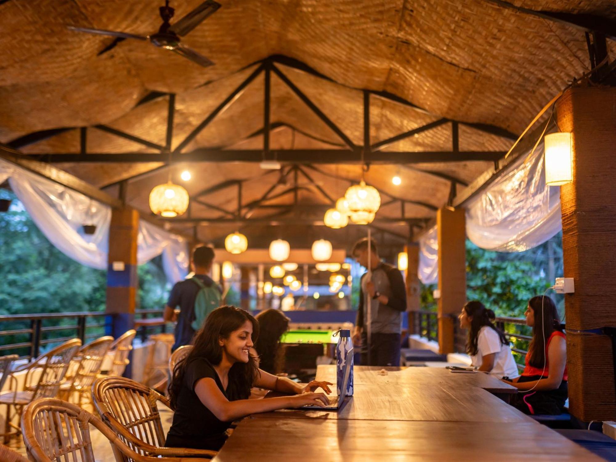 Madpackers Goa Anjuna - Bar Exteriör bild