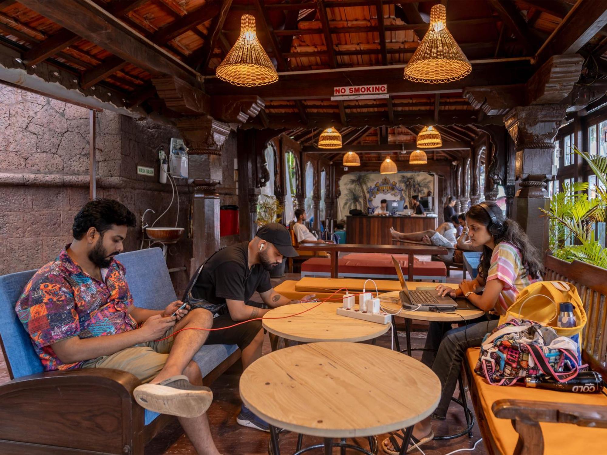 Madpackers Goa Anjuna - Bar Exteriör bild